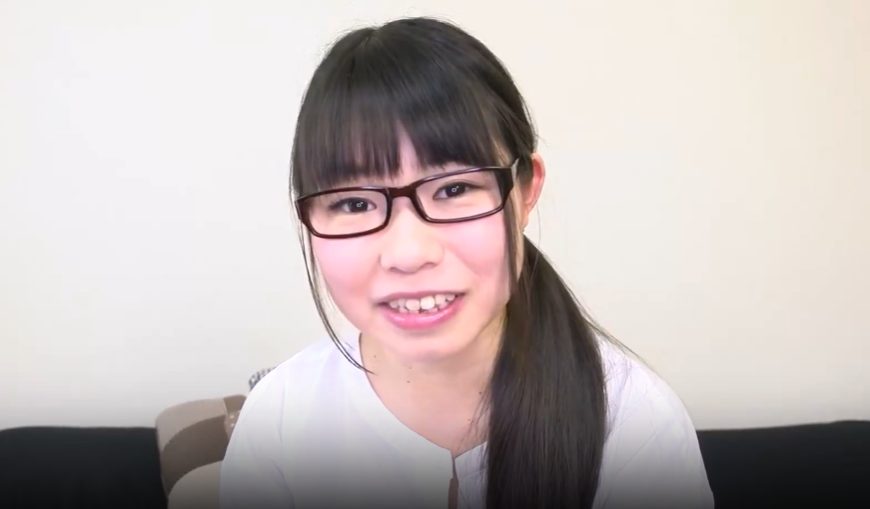 CARIBBEANCOM-052225 Cô nàng kính cận dâm ngầm lén lút tìm trai lạ trên app