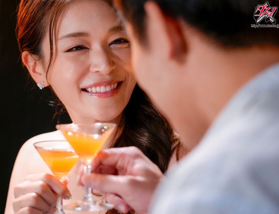 DASS-490 Khi mỹ nhân phố thị chấp nhận làm tiểu tam