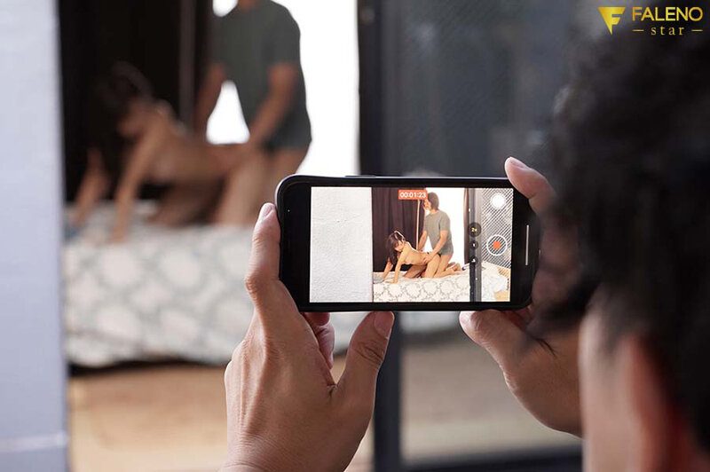 FSDSS-353 Chịch bé sinh viên dâm đãng phòng đối diện