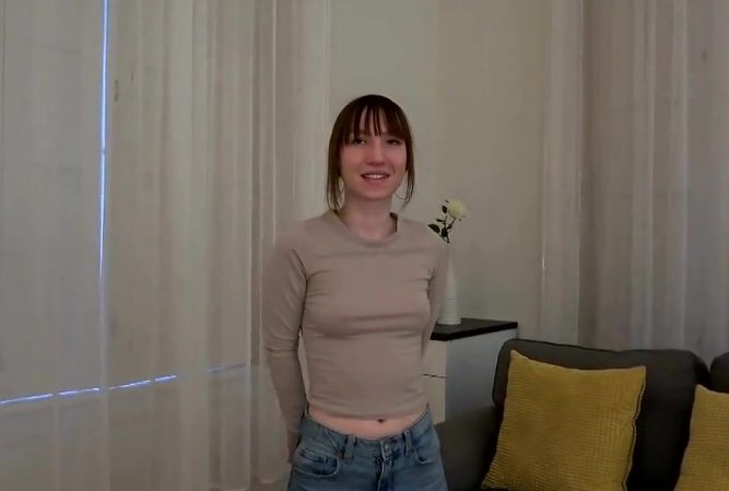 HEYZO-3591 Đóa hồng người Nga với làn da trắng và sở thích không mặc áo lót