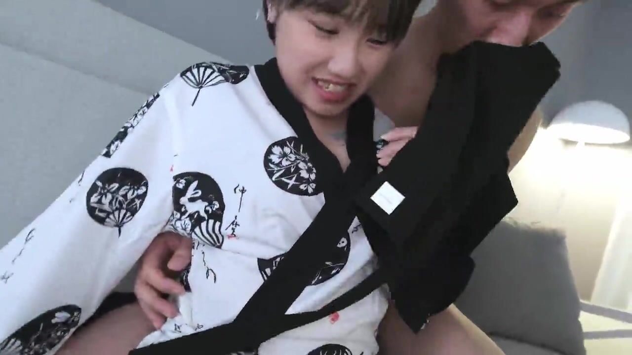 HEYZO-3732 Hanhan: Nàng Phụ Bếp Tóc Ngắn & Màn Massage Biến Thành Cuộc Truy Hoan