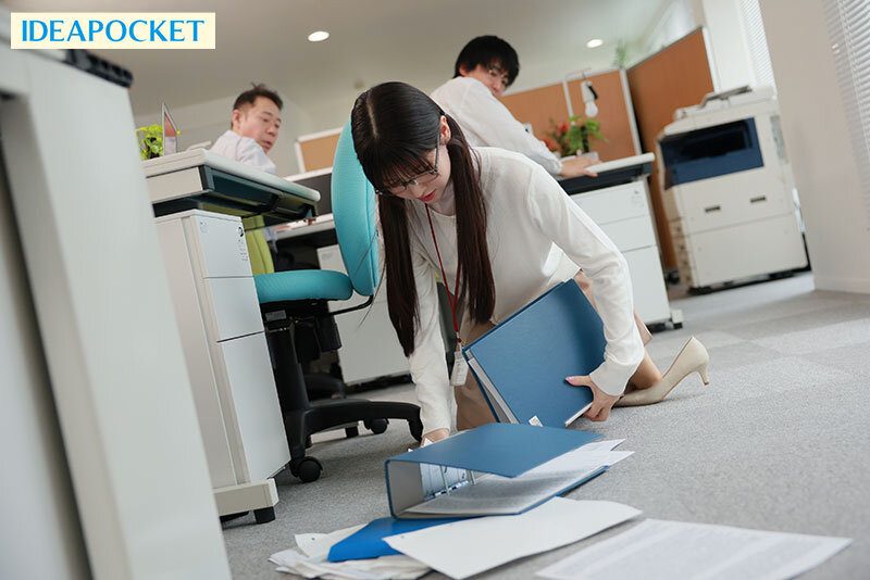 IPZZ-366 Đưa em cấp dưới bị ngã quỵ về nhà chăm sóc