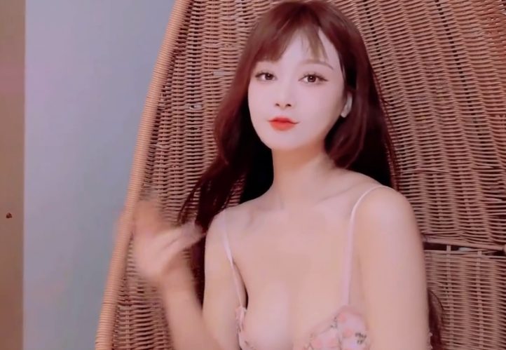 JDSY-161 Bản sao Phạm Băng Băng mời gọi thiếu gia làm tình