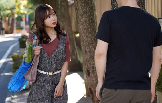 JUQ-752 Gặp lại cô bạn thời thơ ấu đã có chồng