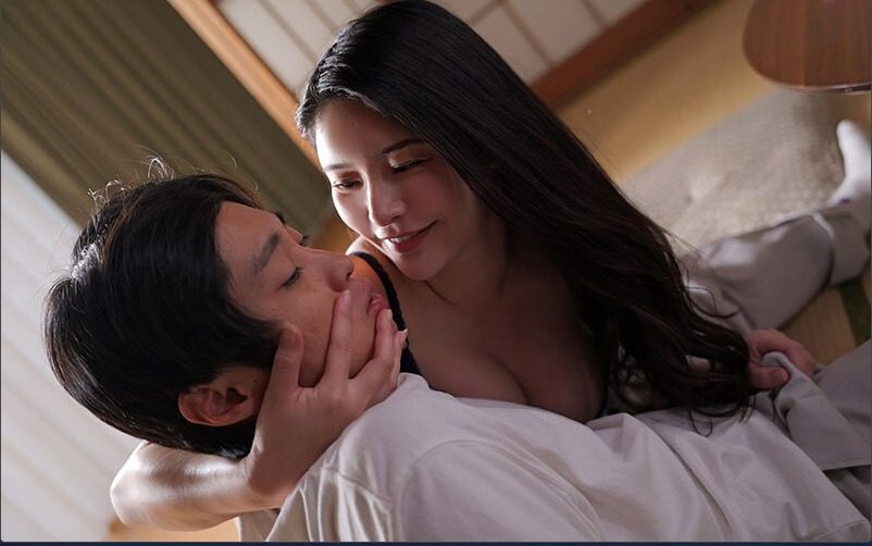 JUR-354 Cám dỗ dâm dục dưới cái nóng mùa hè