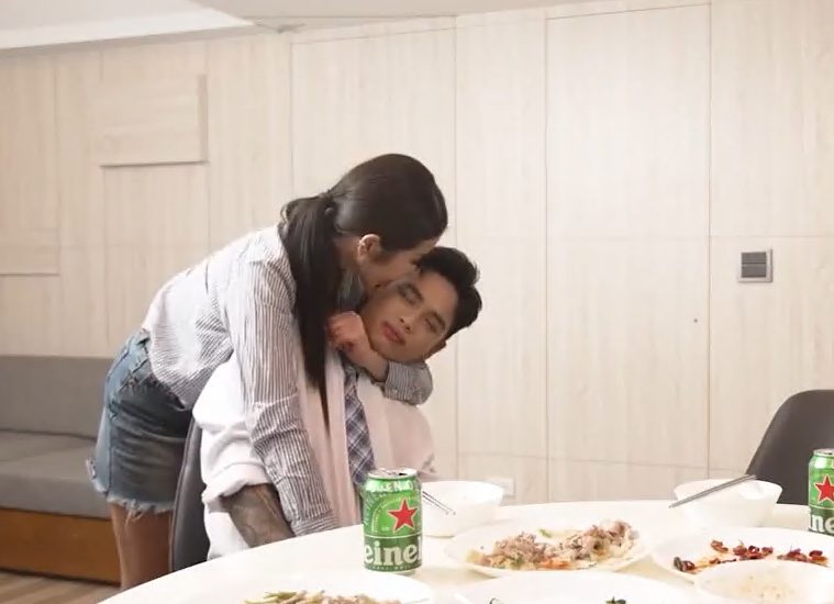 MD0283 Ba mẹ con chịch nhau trong buổi tiệc rượu