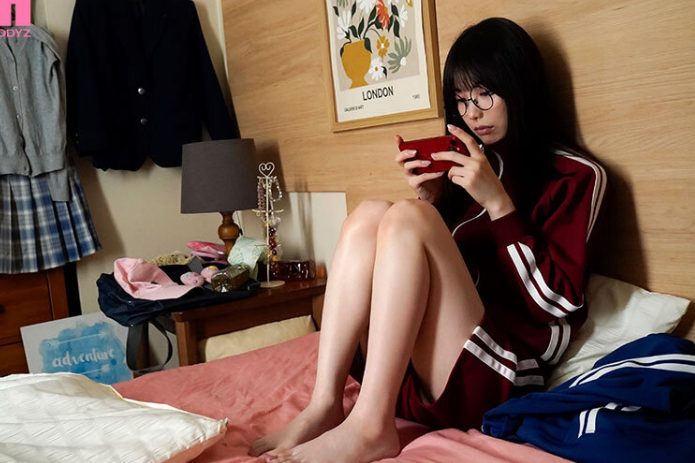 MIDV-699 Đụ cô em gái thích nhốt mình trong phòng