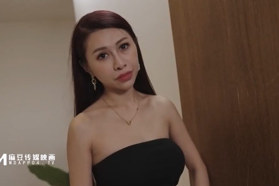 RS017 Alo gái gọi chân dài về nhà để làm tình