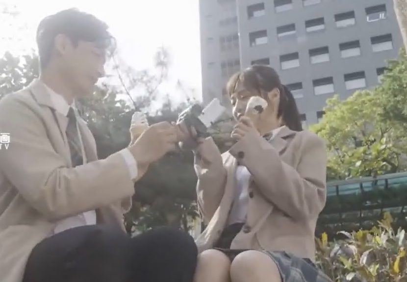 RS032 Lần đầu mây mưa nên em gái còn ngại ngùng