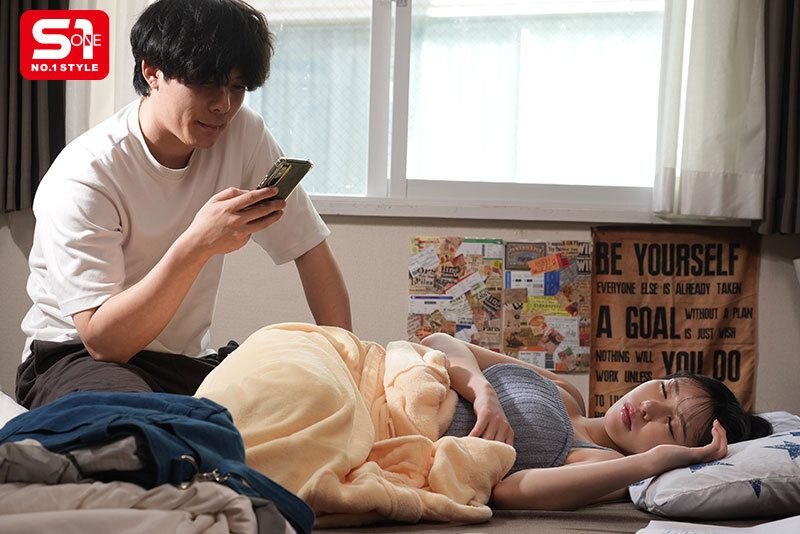 SONE-800 Tên người yêu biến thái, thích nhìn người yêu mình ngoại tình